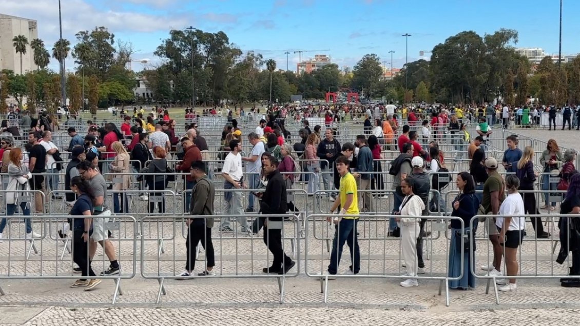 Confusión en las elecciones brasileñas: se prorrogó la votación y se pausó el recuento